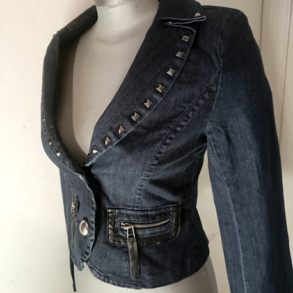FOREVER 21 TWIST JEAN JACKET